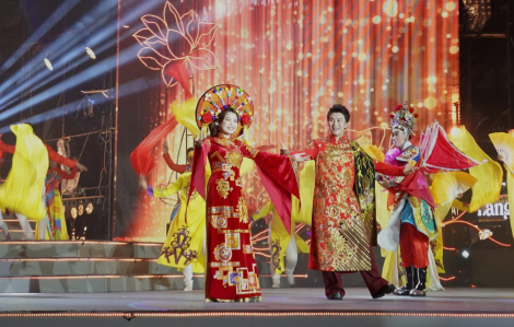 Gặp sự cố, gala Chuông vàng vọng cổ vẫn cuốn hút