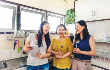 Người giữ lửa cho ngày lễ gia đình