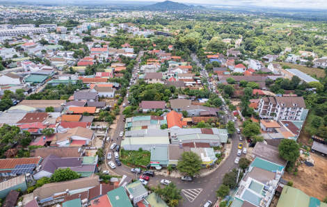 'Buôn giàu đẹp nhất Tây Nguyên' hút khách dịp đại lễ