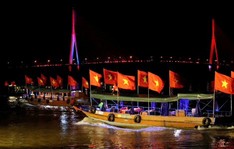 Cần Thơ tổ chức họp mặt và chương trình nghệ thuật, pháo hoa chào mừng lễ Quốc khánh 2/9