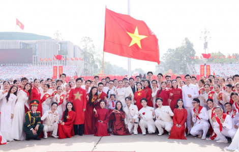 Văn nghệ sĩ vui Tết độc lập