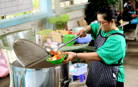 Ấm lòng bữa sáng cộng đồng