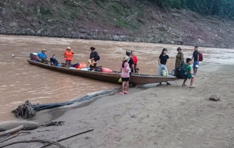 Gian nan đường đến trường của học sinh vùng lũ Nghệ An