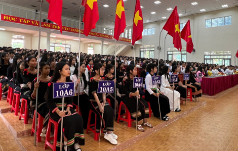 Gần 8.000 học sinh các xã biên giới ở Đắk Lắk nô nức dự lễ khai giảng