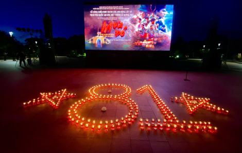 Suất chiếu đặc biệt của "Mưa đỏ" khiến nhiều người rơi nước mắt