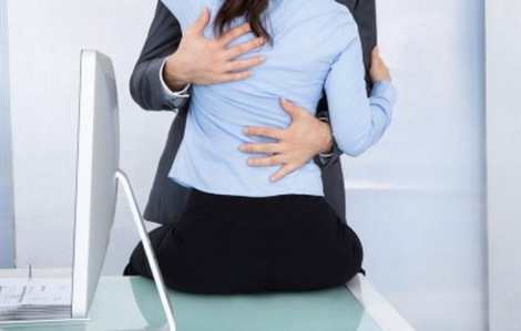 Vợ giấu chồng về đồng nghiệp nam