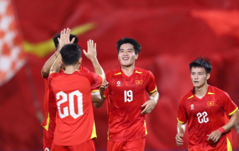 Thắng U23 Singapore 1-0, U23 Việt Nam xếp đầu bảng C vòng loại giải U23 châu Á