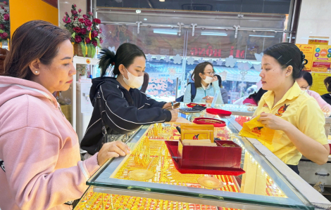 Thủ tướng chỉ đạo tăng cường kiểm tra, không để xảy ra hành vi thao túng trên thị trường vàng