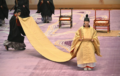 Hoàng tử Nhật Bản làm lễ trưởng thành, tranh cãi về nữ giới kế vị ngai vàng lại bùng lên