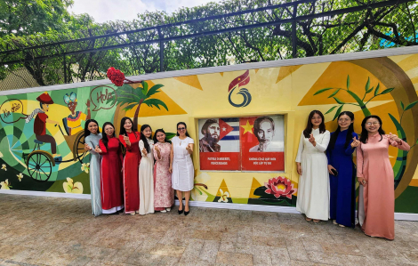 Khánh thành tranh tường hữu nghị Việt Nam - Cuba tại TPHCM: Biểu tượng tình bạn son sắt vượt thăng trầm lịch sử