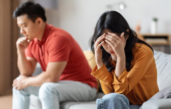 Vợ cũ của chồng mắc bệnh nan y, gia đình tôi xào xáo
