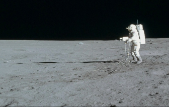 Edgar Mitchell – Phi hành gia đã thấy người ngoài hành tinh sau khi lên mặt trăng?