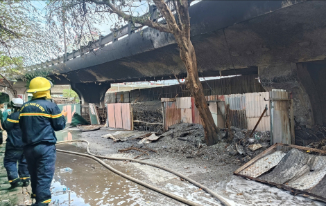 Làm rõ trách nhiệm tổ chức, cá nhân liên quan vụ cháy bãi xe dưới chân cầu Vĩnh Tuy