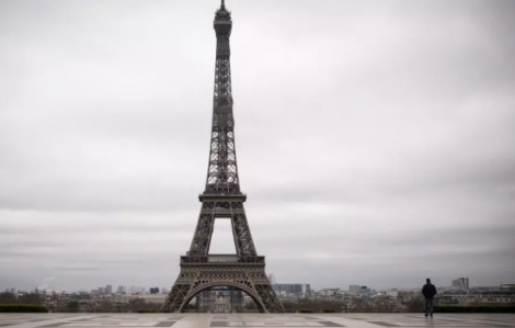 Pháp sẽ khắc tên 72 nữ học giả xuất sắc trên tháp Eiffel