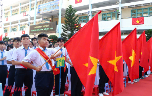 Không hoa để nở học bổng, đúng hướng nhưng cần một nhịp êm