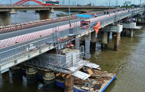 Cầu Bình Triệu 1 đang được nâng cao tĩnh không như thế nào?