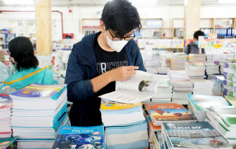 Đồng nhất sách, đa dạng cách dạy