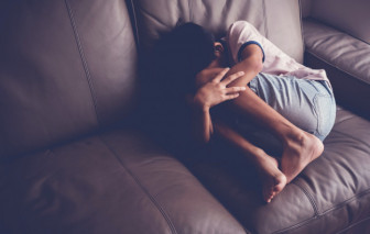 Bi kịch cha ôm con tự tử: Xin đừng kéo trẻ vào bóng tối tuyệt vọng