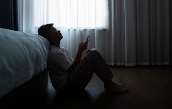 Người trẻ ngày càng cô đơn
