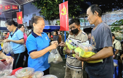 Nghĩa tình khu phố - hoạt động mang niềm vui đến cho người khó khăn, bệnh tật mỗi ngày