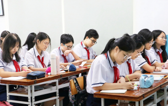 Phụ huynh TPHCM lo học sinh quá tải vì học thứ Bảy