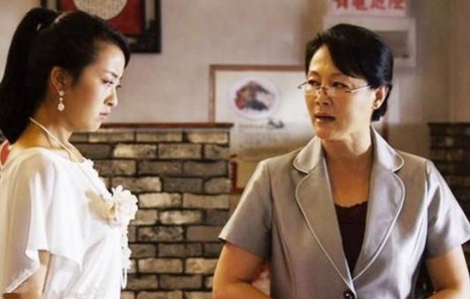 Mẹ chồng suốt ngày nói xấu con dâu