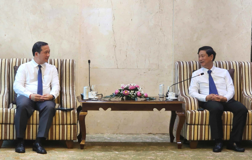 Lãnh đạo TPHCM đón tiếp đoàn đại biểu Tạp chí Alunmay (Lào)