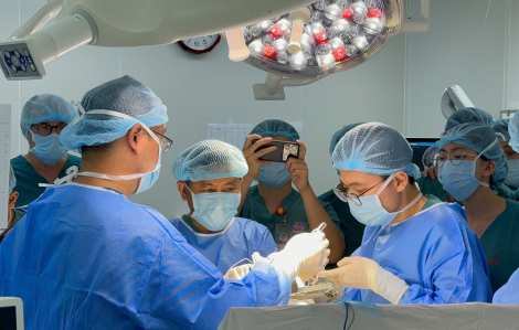 Đặt điện cực não sâu điều trị động kinh cho cô gái trẻ