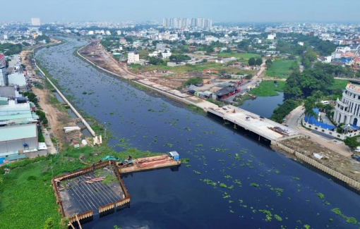 Những “nút thắt” chưa được tháo gỡ, khiến dự án cải tạo kênh dài nhất TPHCM chậm tiến độ