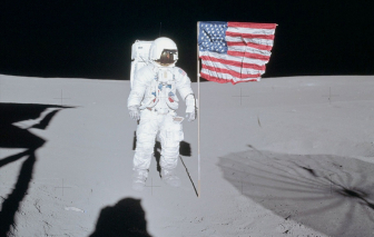 Edgar Mitchell – Phi hành gia đã thấy người ngoài hành tinh sau khi lên mặt trăng?