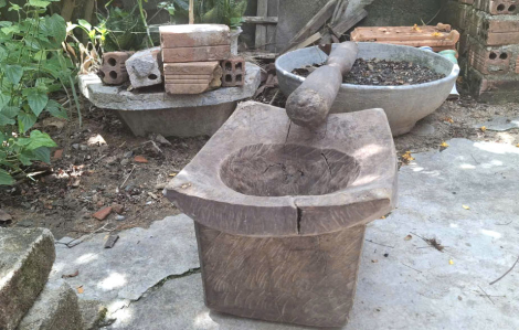 Lạ mà ngon, món lá sắn kho giã chày cối