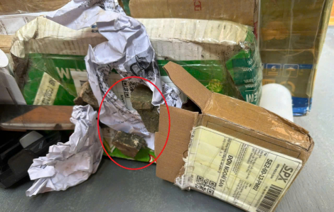 Bắt đối tượng lừa bán mô hình phiên bản giới hạn nhưng lại giao gạch cho khách