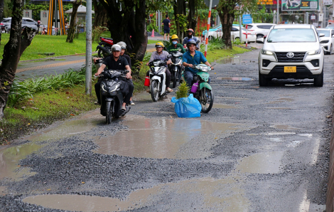 Đi đường Nguyễn Xiển lo... té xiểng niểng