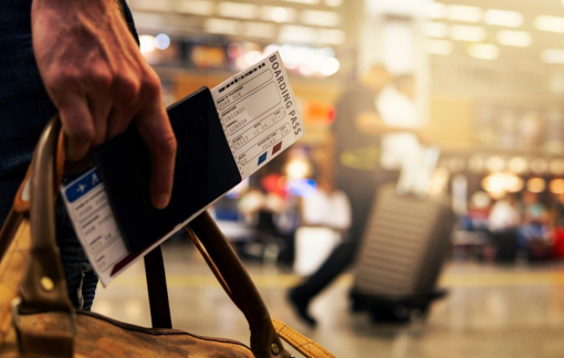 6 lý do bạn vẫn nên in thẻ lên máy bay