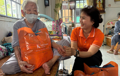 Mang hơi ấm gia đình đến với gần 1.000 cụ già neo đơn trong mùa Vu Lan