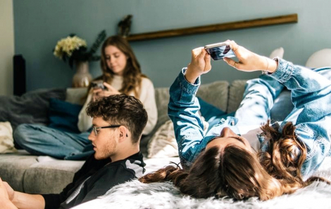 Người trẻ từ bỏ mạng xã hội