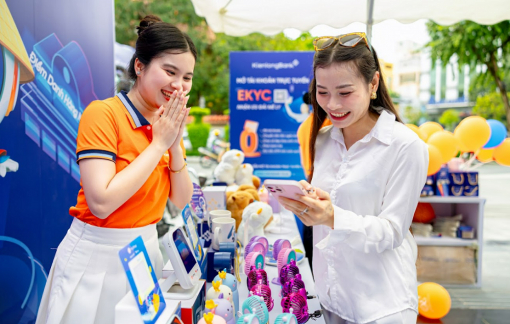 Chuyến xe X KienlongBank: Lan tỏa thanh toán số tại Cần Thơ