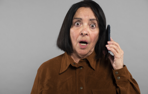 Mẹ già mua hàng qua mạng bị lừa