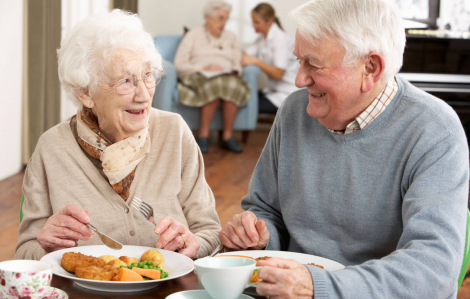 Ăn sáng muộn là tín hiệu cảnh báo về tuổi thọ ở người cao tuổi