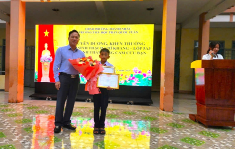 Tỉnh Đắk Lắk tặng Bằng khen cho bé trai dũng cảm cứu bạn trong vụ thảm án