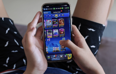 EU kêu gọi bảo vệ trẻ em khỏi mạng xã hội