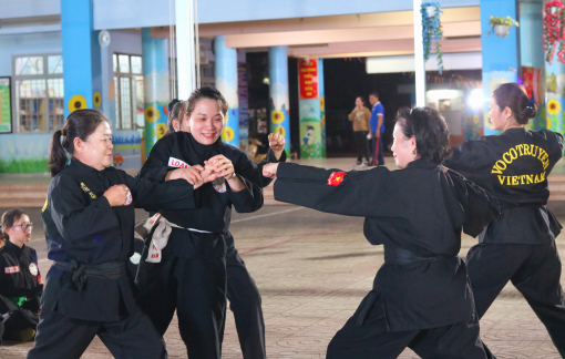 Khai giảng lớp võ tự vệ miễn phí cho phụ nữ ở phường Long Bình
