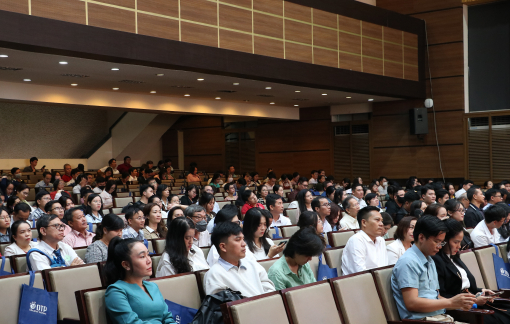 TPHCM: Khuyến khích mô hình câu lạc bộ của trung tâm ngoại ngữ, tin học