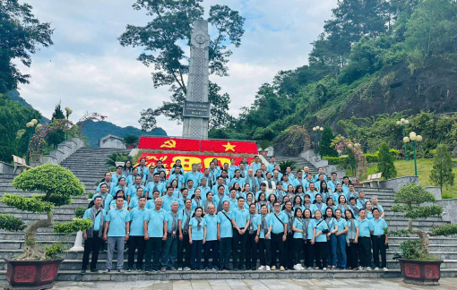 Đại biểu trí thức TPHCM xúc động và tự hào khi về với địa chỉ đỏ Cao Bằng