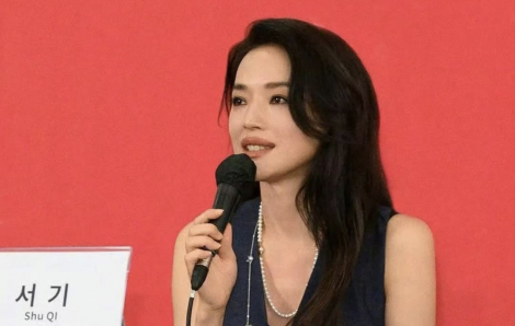 Thư Kỳ nhận giải đạo diễn xuất sắc nhất tại LHP quốc tế Busan 2025