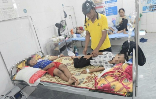 Quảng Trị: 40 học sinh nhập viện sau bữa ăn sáng tại trường