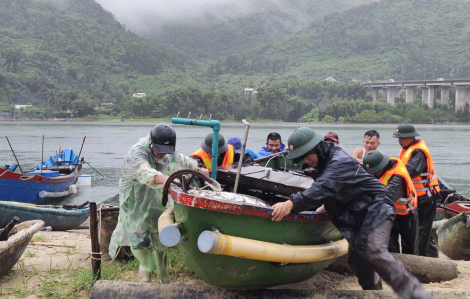 Mưa trắng trời, TP Huế dốc toàn lực ứng phó bão