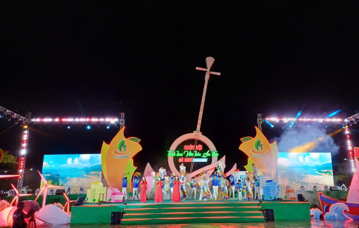 Hàng trăm món ngon quy tụ tại ngày hội “Tinh hoa văn hóa ẩm thực Cà Mau” Hàng trăm món ngon quy tụ tại ngày hội “Tinh hoa văn hóa ẩm thực Cà Mau”