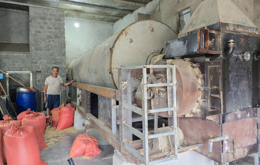 Lão nông chế tạo máy sấy lúa từ trăn trở với hạt gạo quê hương