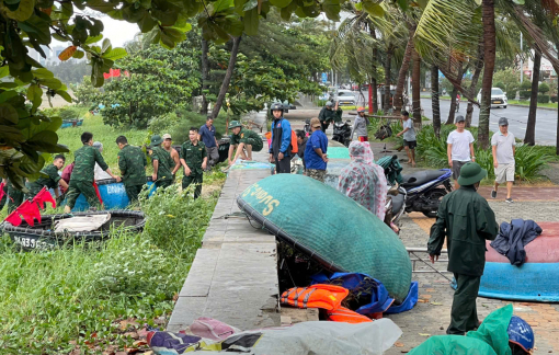 Quân khu 5 huy động hàng nghìn cán bộ, chiến sỹ cùng hàng trăm phương tiện ứng phó bão số 10
